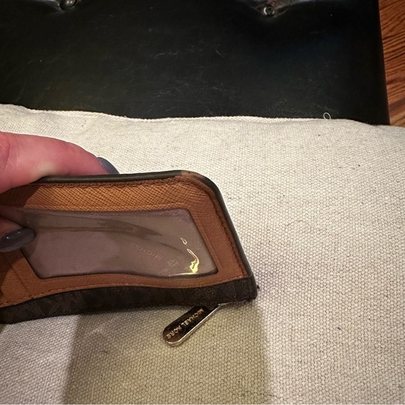 🔥Michael Kors Jet Set Travel Zip Top Coinpouch Card Case Brown Signature - Picture 7 of 12